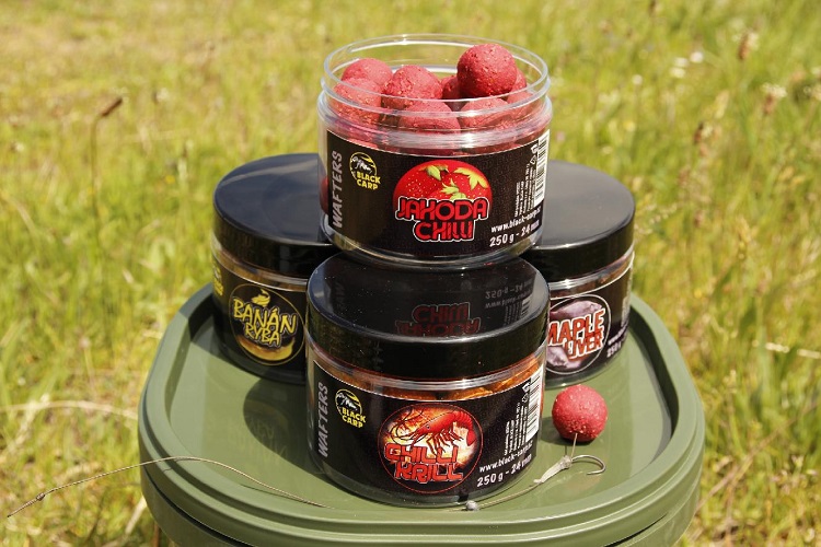 BLACK CARP Wafters Jahoda Chilli 130g 20mm