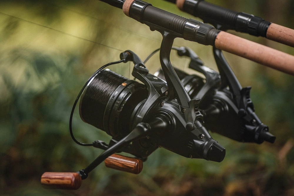 GIANTS FISHING Naviják Deluxe Reel FS9000 + ZDARMA cívka 8000