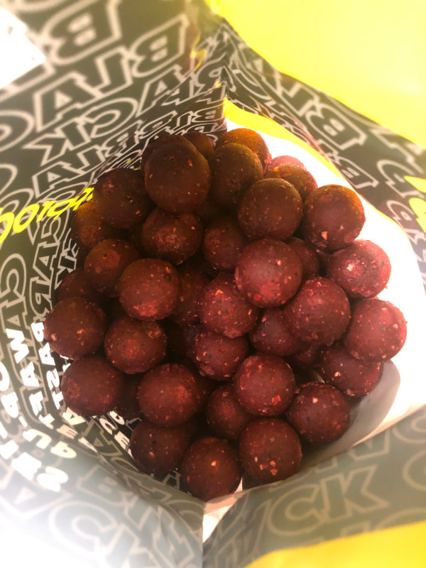 BLACK CARP Boilies Fruit Killer 1kg 24mm