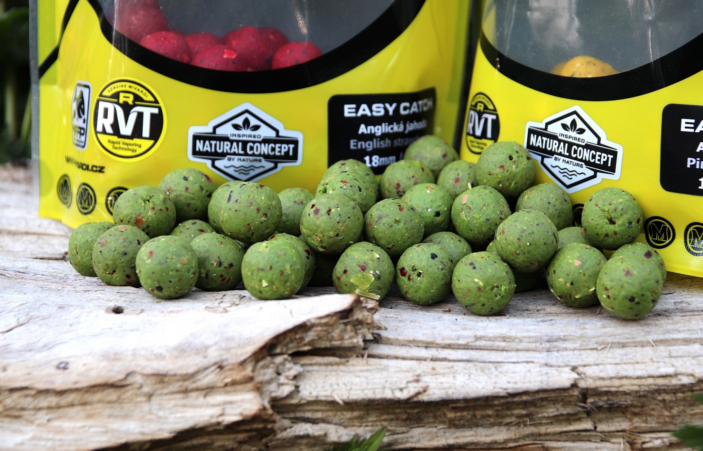 MIVARDI Rapid Boilies Easy Catch Česnek & Chilli 950gr 24mm