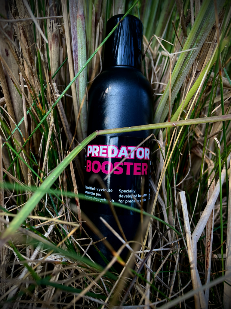 LK BAITS Predator Booster krvavý 120ml