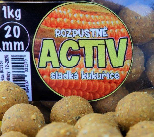 BLACK CARP Activ Boilies Sladká kukuřice 20mm 1kg