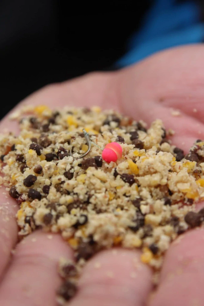 BLACK CARP Method Feeder Mix Natural Competition 1200g