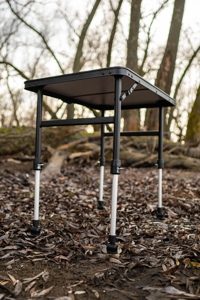 GIANTS FISHING Skládací stůl Folding Table X-Large + ZDARMA taška