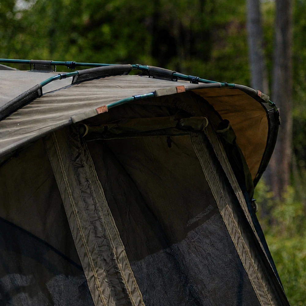 GIANTS FISHING Bivak Monster Bivvy 2,5 Man MK2 + druhý plášť Monster Overwrap 2,5 Man MK2