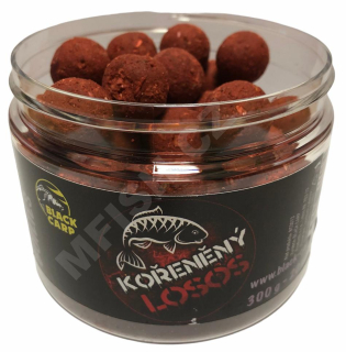 BLACK CARP Boilies Kořeněný losos 300g 20mm