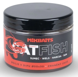 MIKBAITS Boilie v dipu Catfish Zraněný úhoř 500ml 50x30mm