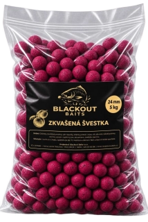 BLACKOUT BAITS Krmné boilies Zkvašená švestka 5kg 24mm